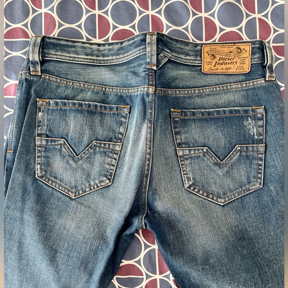 Diesel Medium Wash Jeans - 33 x 32